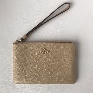 NWT Coach Clutch - Cream/Gold